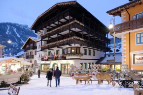 Отель Post Hotel Ristorante Tyrol  Моэна